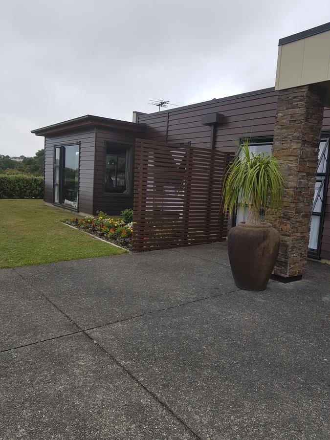 Heta Road B&B New Plymouth Exterior photo