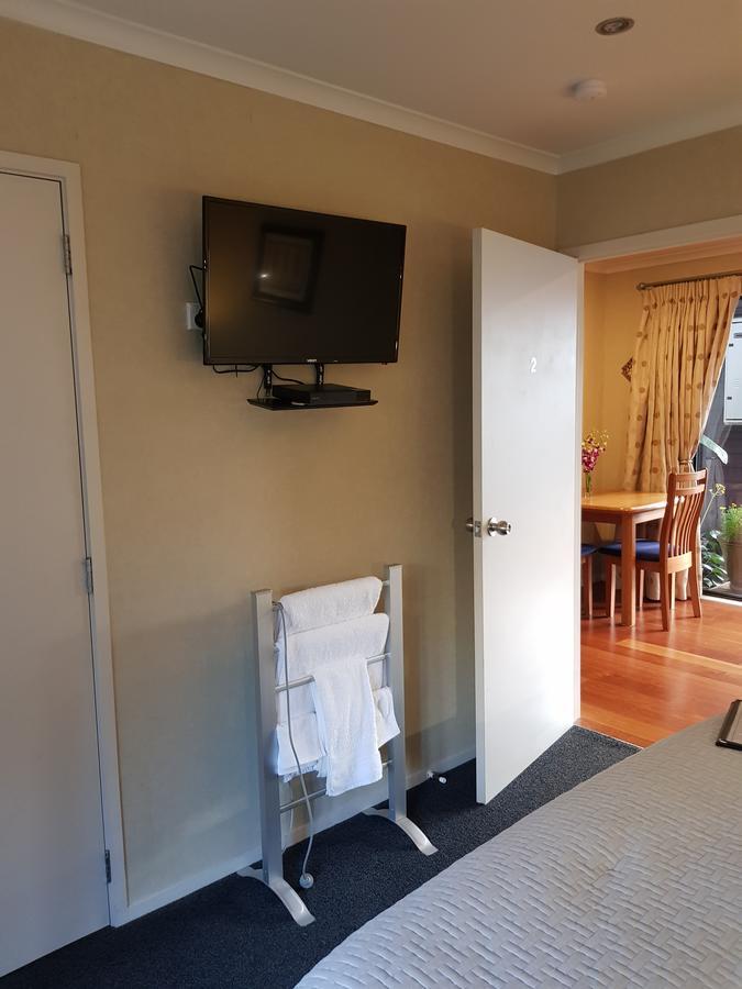 Heta Road B&B New Plymouth Exterior photo